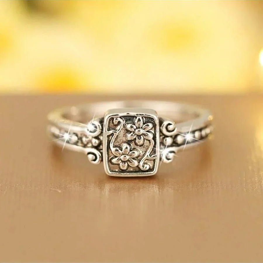 Vintage Boho Carved Flower Decor Ring