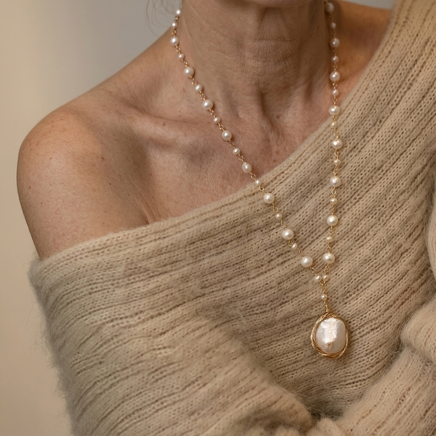 Baroque Pearl Gold Pendant Necklace